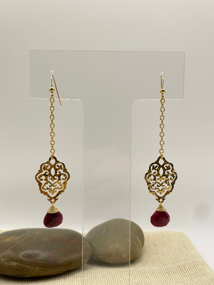 Aretes de greca con gota Rubí